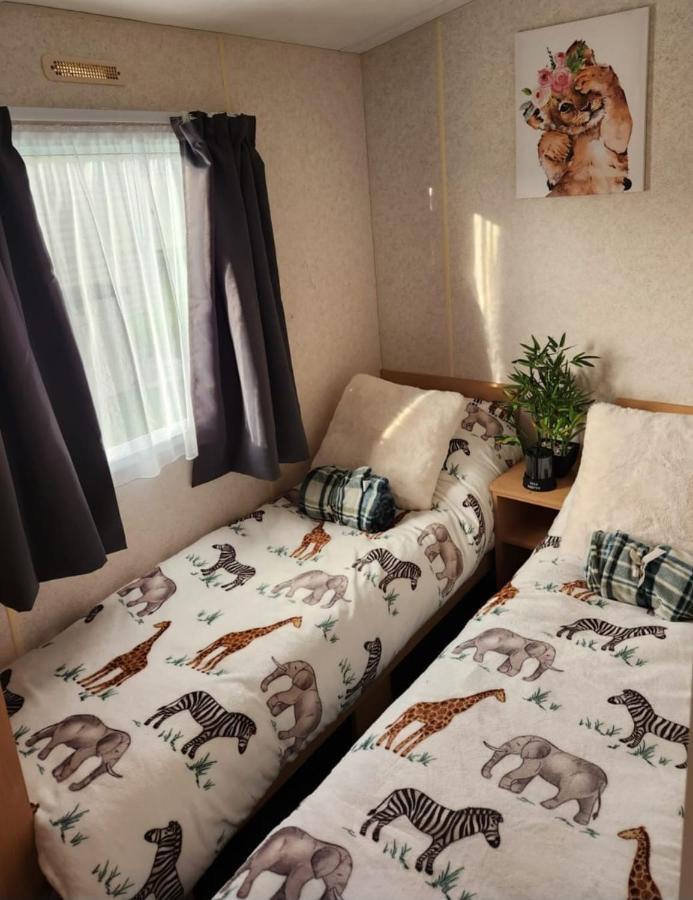 Comfy Caravan On Marine Park Rhyl Exterior foto